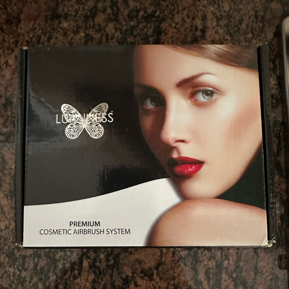 New unused opened box Luminess Airbrush Cosmetics System only, no makeup